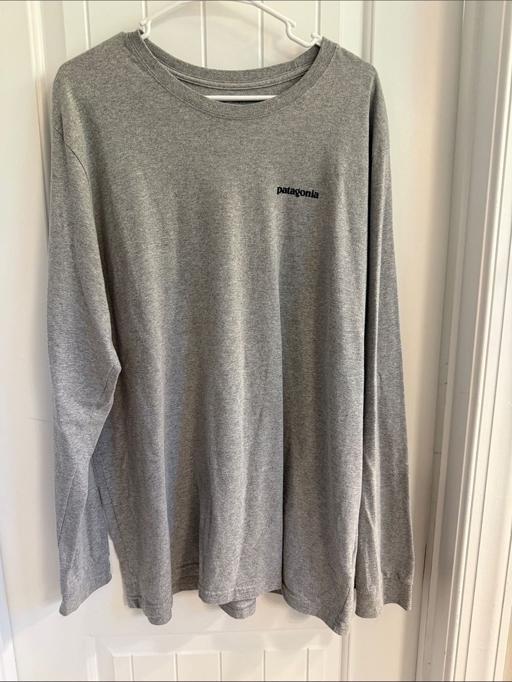 Men’s Patagonia Long-Sleeve Gray Roy Trout Crew Neck Logo Tee XXL Worn Once